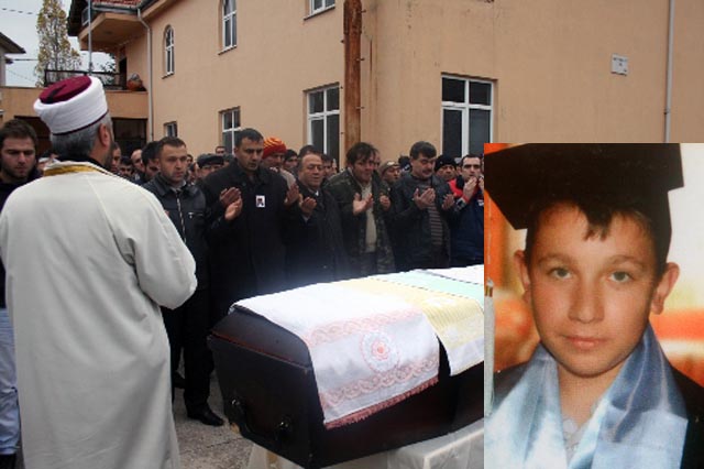 HERKES GÖZYAŞINA BOĞULDU...