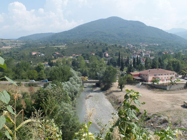 ALAPLI KÖYLÜLERİNDEN HES TEPKİSİ..