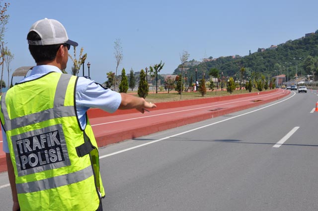 Hız kurallarına uymayan 12 sürücüye 3 bin TL ceza