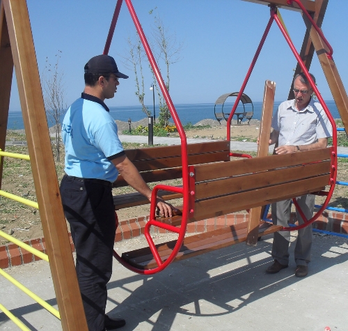 HİZMET ARAÇ VE GEREÇLERİNE SALDIRILAR SÜRÜYOR..