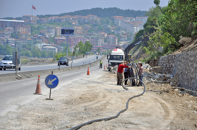 İçme suyu ve atık su hatlarını, duble yol alanı dışına çıkartıyor