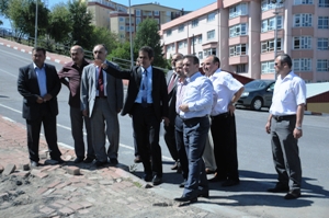 İLAHİYAT FAKÜLTESİ DERNEĞİNDE PROF. DR. ÖZER?E ZİYARET..