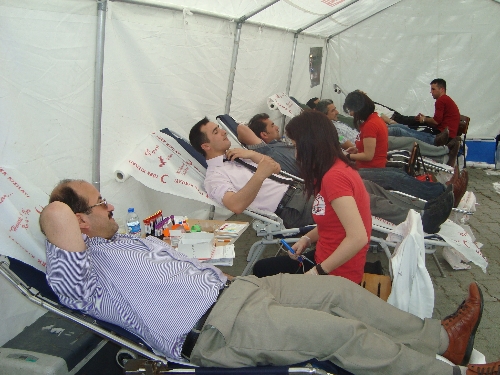 İLÇE MÜFTÜLÜĞÜNDEN 130 ÜNİTE KAN BAĞIŞI..