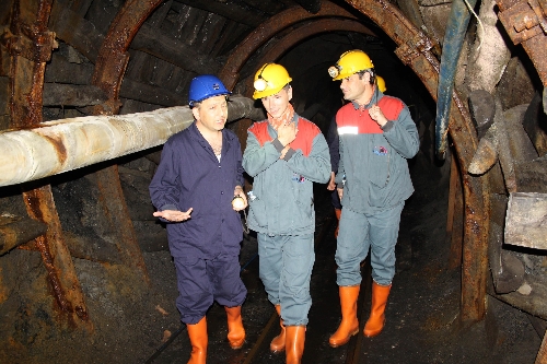 İŞADAMLARINI MAKEDONYAYA YATIRIMA ÇAĞIRDI..