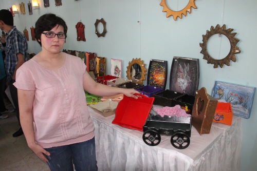 İŞKUR DESTEĞİNDE AHŞAP BOYAMA KURSU EĞİTİMİ ALDILAR..