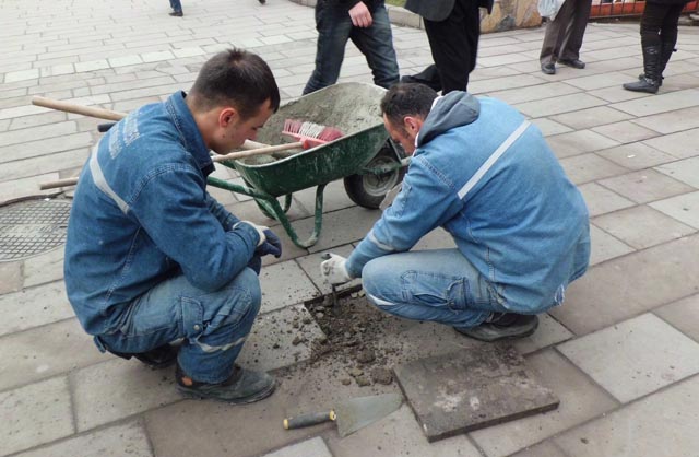 İZLERİ SİLİNİYOR...