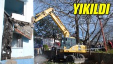 ESKİ LİMAN BAŞKANLIĞININ HİZMET BİNASI YIKILDI