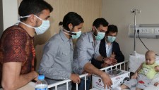 FENERBAHÇELİ FUTBOLCULARDAN ALKIŞLIK HAREKET