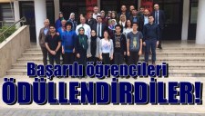 BAŞARILI ÖĞRENCİLERİ ÖDÜLLENDİRDİLER