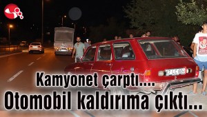 Kamyonet çarptı... Otomobil kaldırıma çıktı...