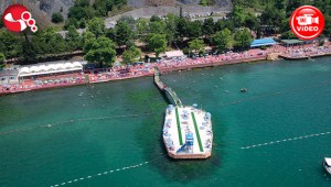 Barış Plajında Halk MUTLU...