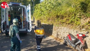 Kamyonet ile motosiklet çarpıştı... 1 yaralı...