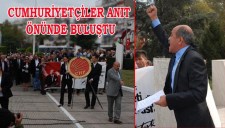 CUMHURİYET HALK PARTİSİ ANIT ÖNÜNE ÇELENK BIRAKTI