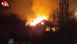 Gece saatlerinde çıkan yangın korkuttu