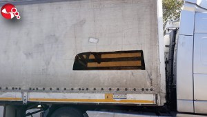 Tırın Dorsesine saklanmışlar