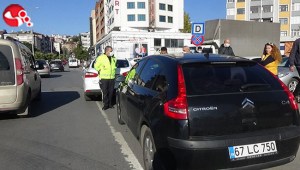 İki Otomobil çarpıştı...