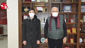 Ereğlili Genç, ilk kitabını Başkan Posbıyıka hediye etti