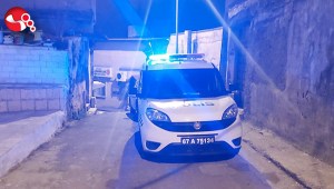 Bileklerini keserek intihar etmek istedi..