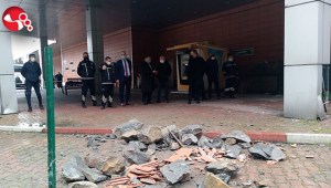 Terminale düşen kaya parçaları korkuttu