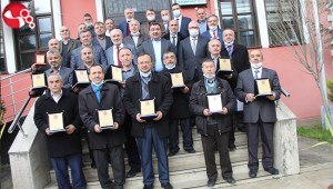 Emekli olan Din Görevlilerine plaket verildi