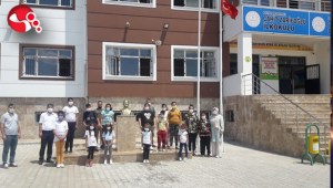 Atatürk Büstü ve Kitap hediye ettiler...