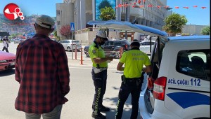 Polise dakikalarca dil döktüler ama cezadan kaçamadı