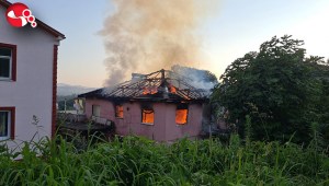 Tüp patladı, ev küle döndü