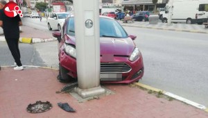 Kaldırıma çarptı