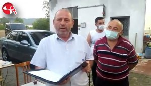 Muhtar evleri tek tek dolaşıp aşıya çağırıyor