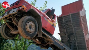 Kamyon ŞAHa kalktı..