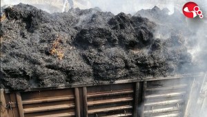 Saman yüklü kamyon alev topuna döndü