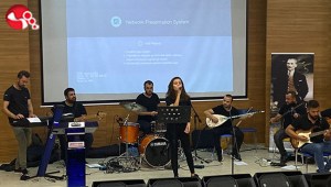 Yangından mağdur olan çocuklar ve hayvanlar için konser düzenledi