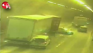 Tünellerde kaza: 30 a yakın yaralı...