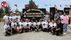 Köy köy dolaşıp kültürü yaşatmaya çalışıyorlar