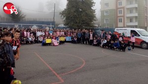 Öğrenciler sokak hayvanlarına destek oldu