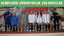 KIZ BAYAN FUTBOL TAKIMI SENEYE ŞAMPİYONLUĞU HEDEFLİYOR