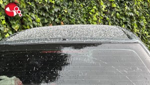 Ceviz büyüklüğünde dolu yağdı