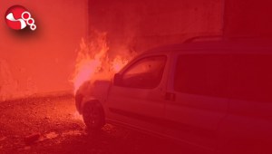 Alevlere teslim oldu