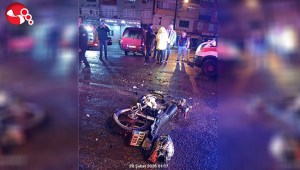 Motosikletle minibüs çarpıştı