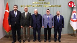 Önceki dönem Diyaneyİşleri Bşk Yılmzdan Vali Hacıbektaşoüluna ziyaret....