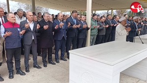 Gıyabi cenaze namazı kılındı.