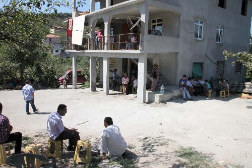 KALP KRİZİ GEÇİREREK HAYATINI KAYBETTİ..