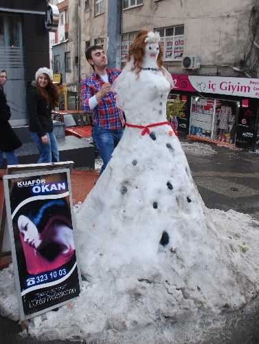 KARADAN YAPILAN GELİN İLGİ ÇEKTİ..