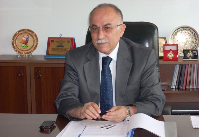 KAYMAKAM ÇAY ÇÖZÜM ARIYOR...