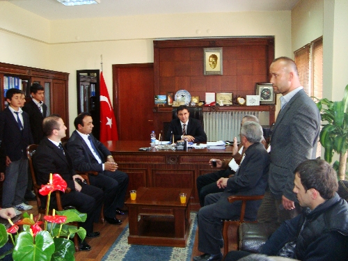 KAYMAKAM MALĞAÇTAN ALAPLILI GENÇ GÜREŞÇİLERE ÖVGÜ..