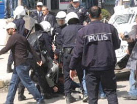 Baydemir Az Daha Kapaklanıyordu