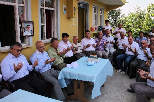 KÖKSAL TOPTAN, GEÇİMLİ ŞEHİDİNİN AİLESİNİ ZİYARET ETTİ..
