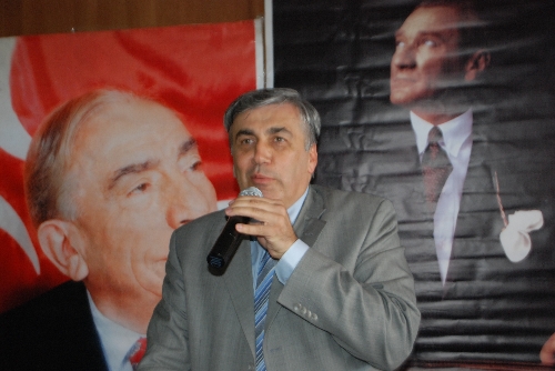 KONGREDE ADAYLAR TARTIŞTI, MİLLETVEKİLİ MÜDAHALE ETTİ..