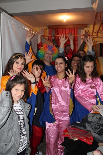 KÖYLERDE TİYATRO COŞKUSU..