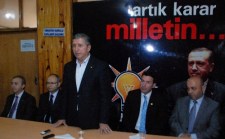 TOPTAN SİYASETİ BIRAKIYOR...